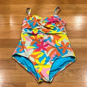 Lands’ End women’s one piece  floral swim suit size 8 .